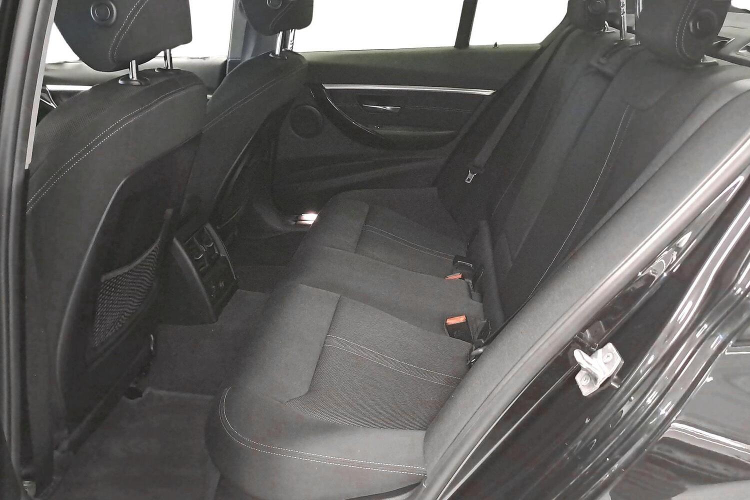 BMW 330 vaihtoauto
