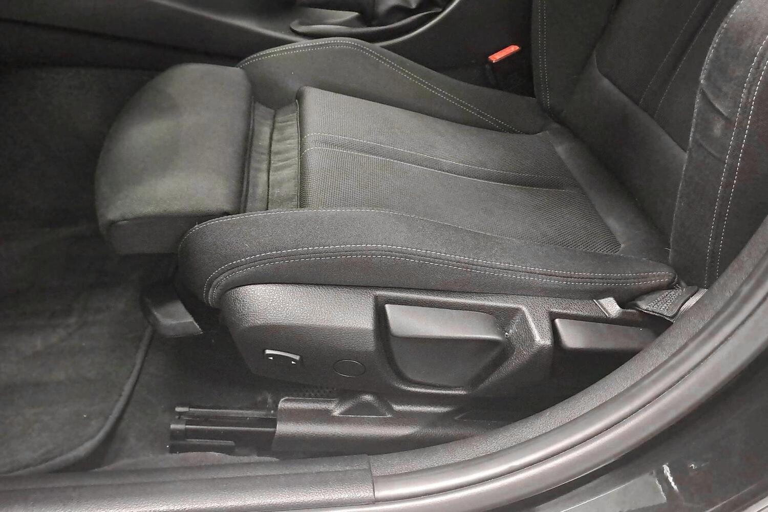 BMW 330 vaihtoauto