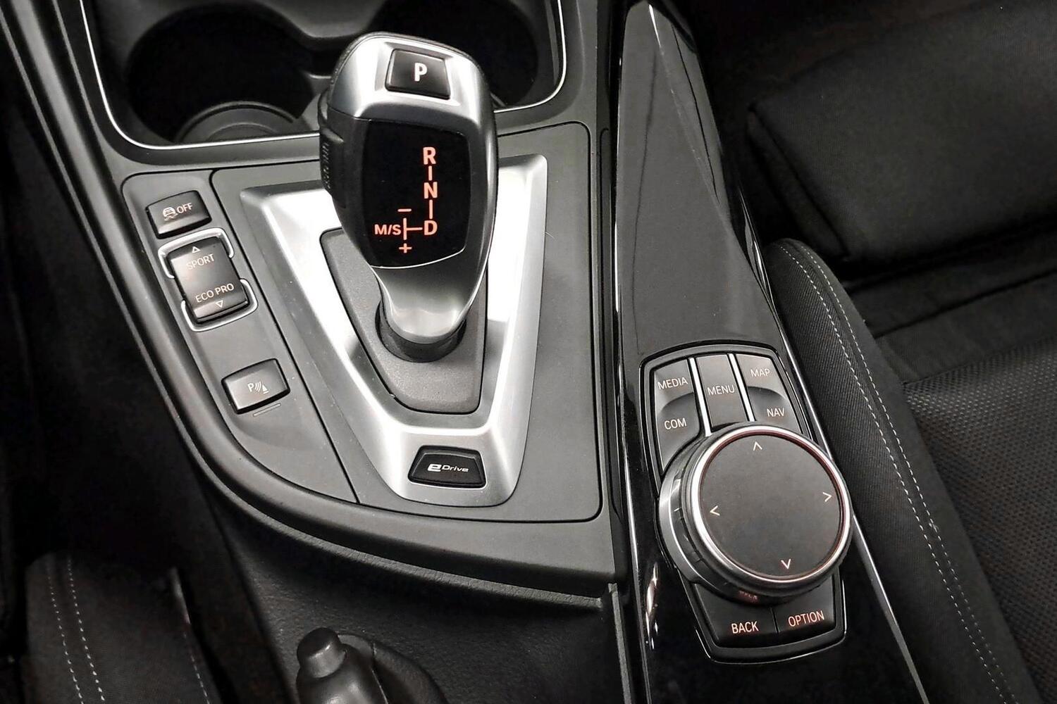 BMW 330 vaihtoauto