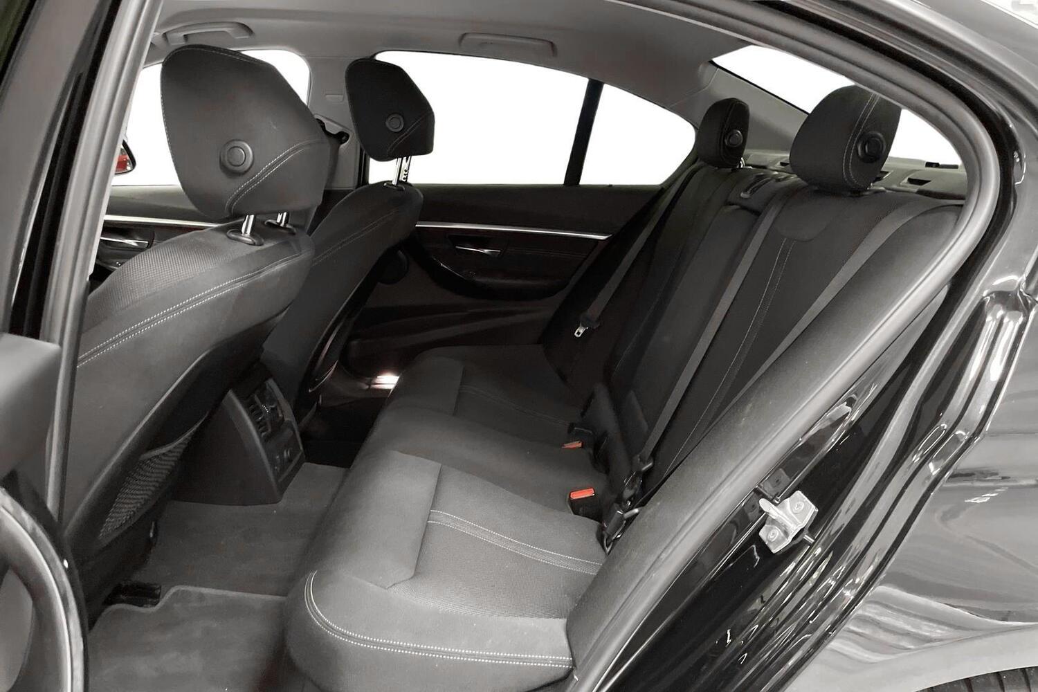 BMW 330 vaihtoauto