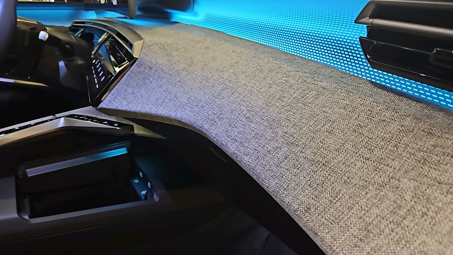 Peugeot E-3008 vaihtoauto