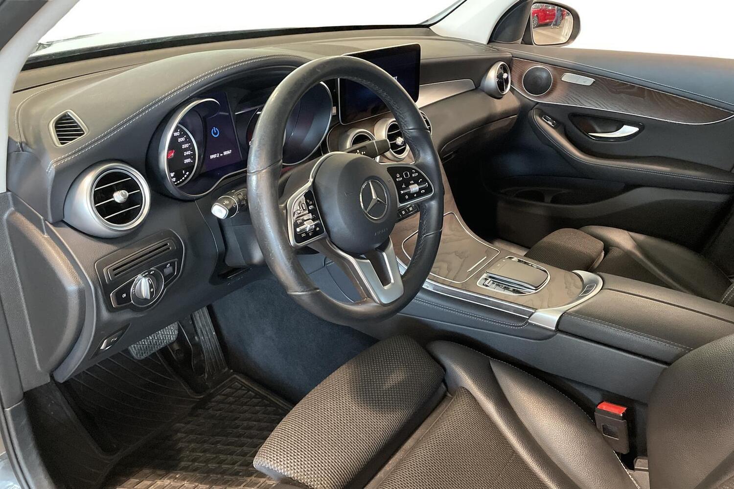 Mercedes-Benz GLC vaihtoauto