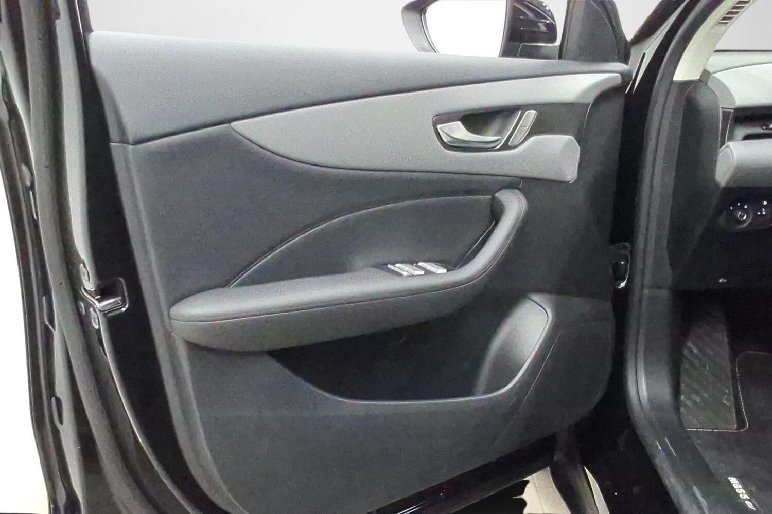 MG MGS5 EV vaihtoauto