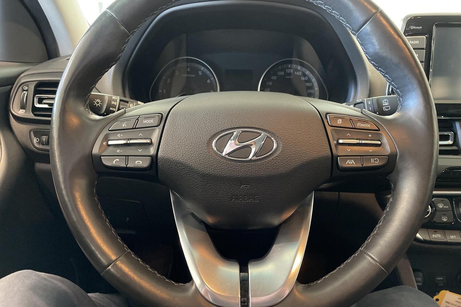 Hyundai i30 5d vaihtoauto