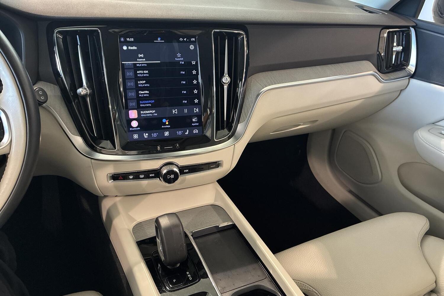 Volvo V60 Cross Country vaihtoauto