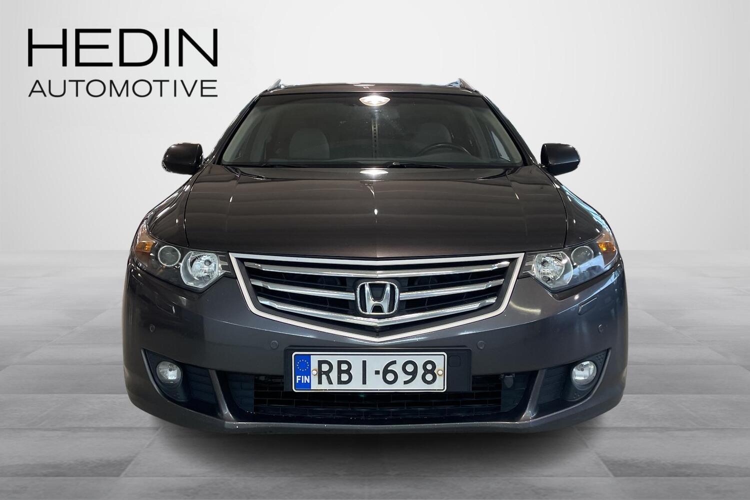 Honda Accord vaihtoauto