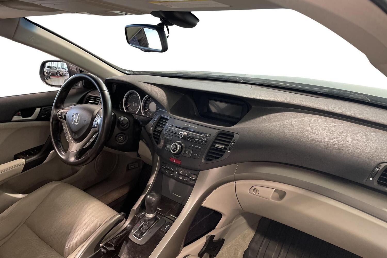 Honda Accord vaihtoauto