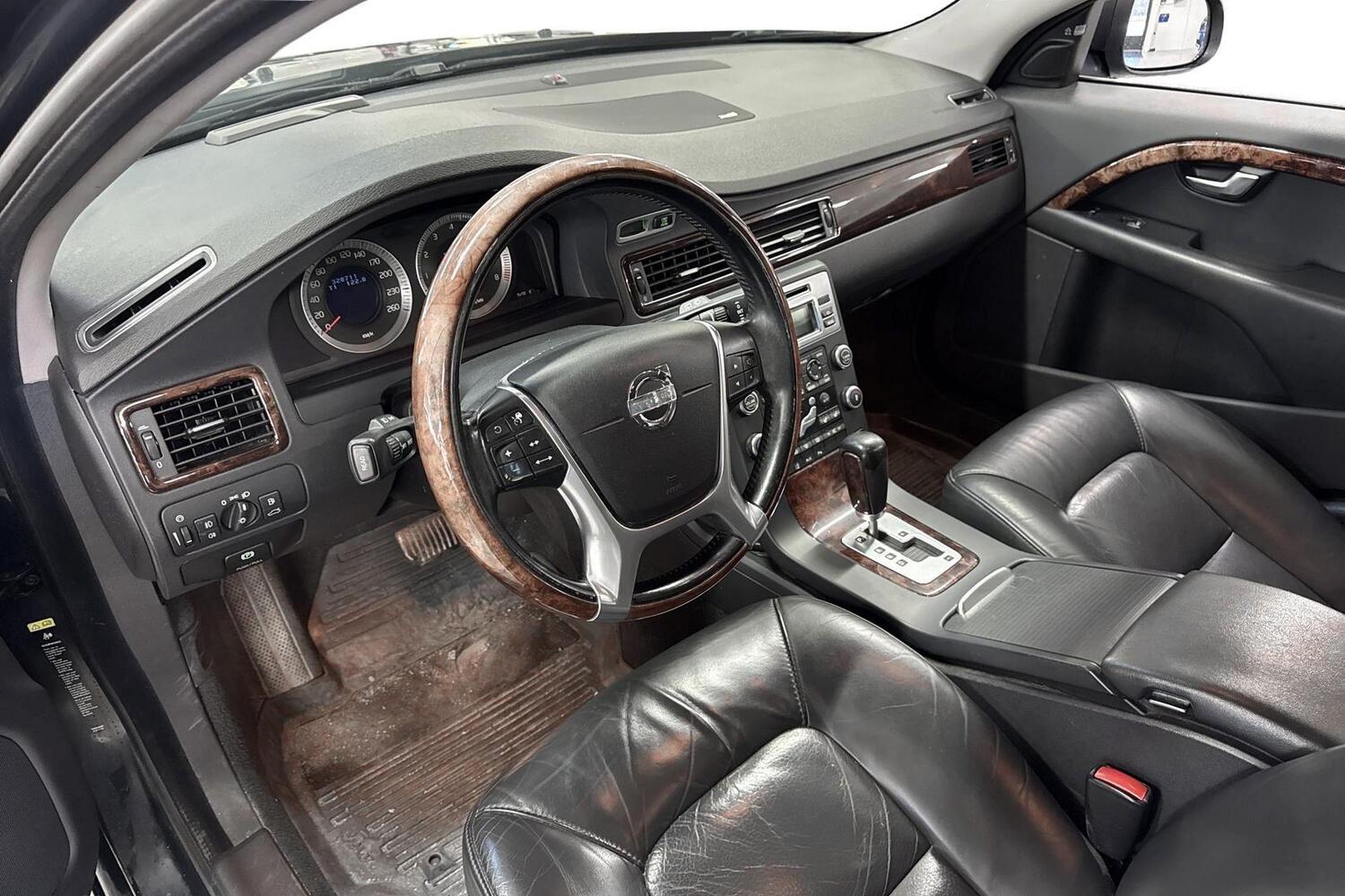 Volvo V70 vaihtoauto