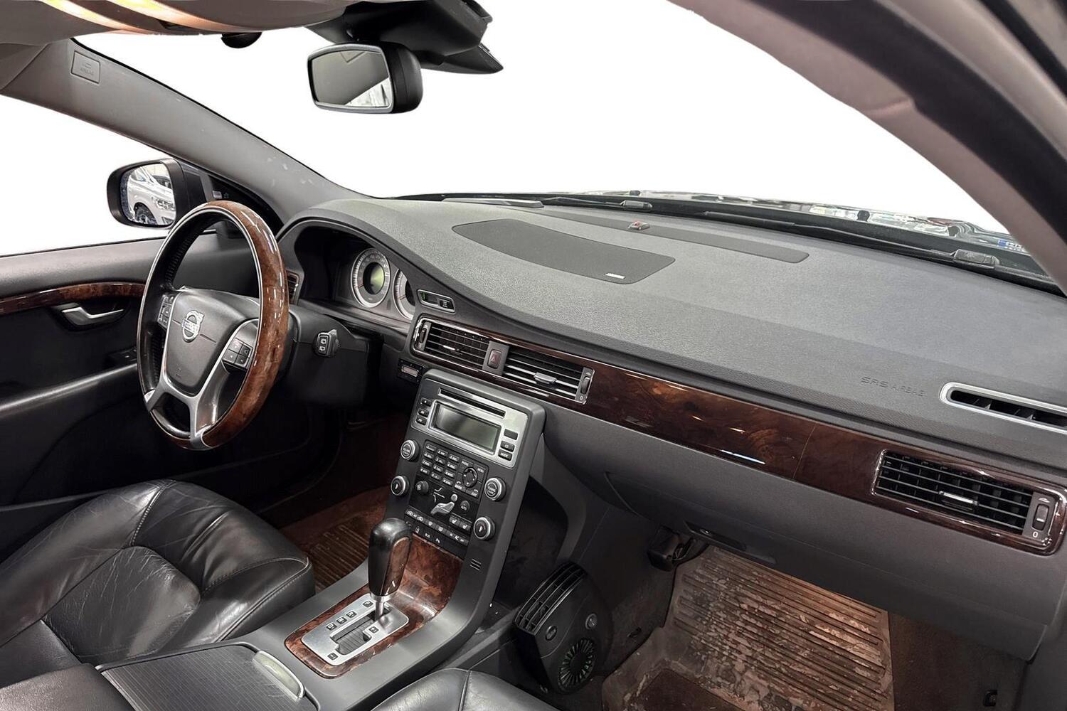 Volvo V70 vaihtoauto