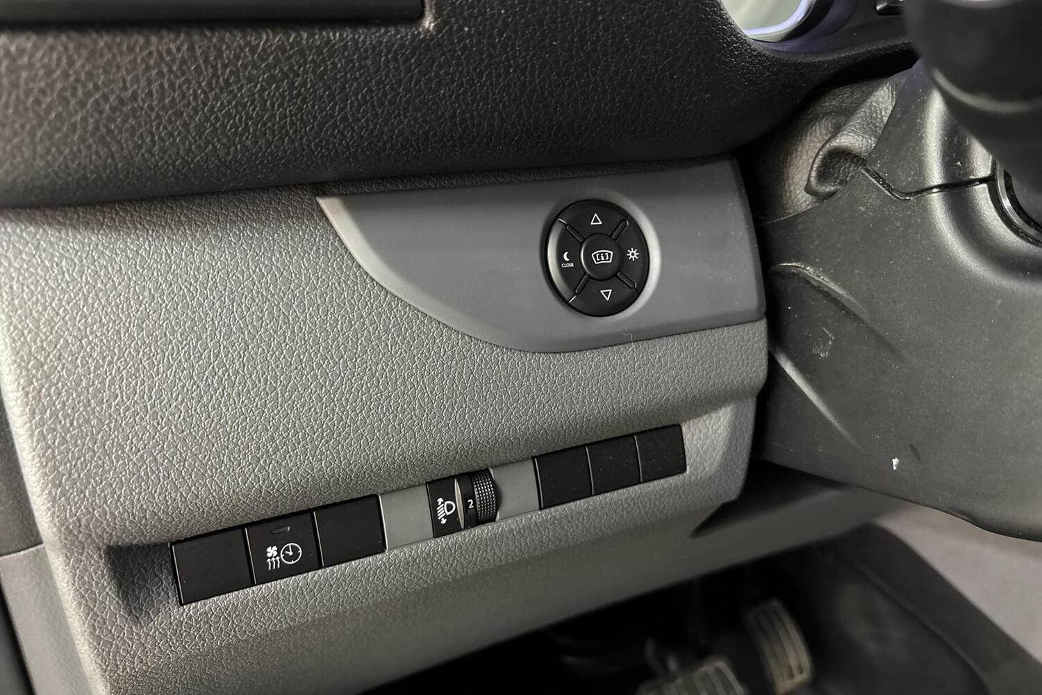 Opel Vivaro vaihtoauto