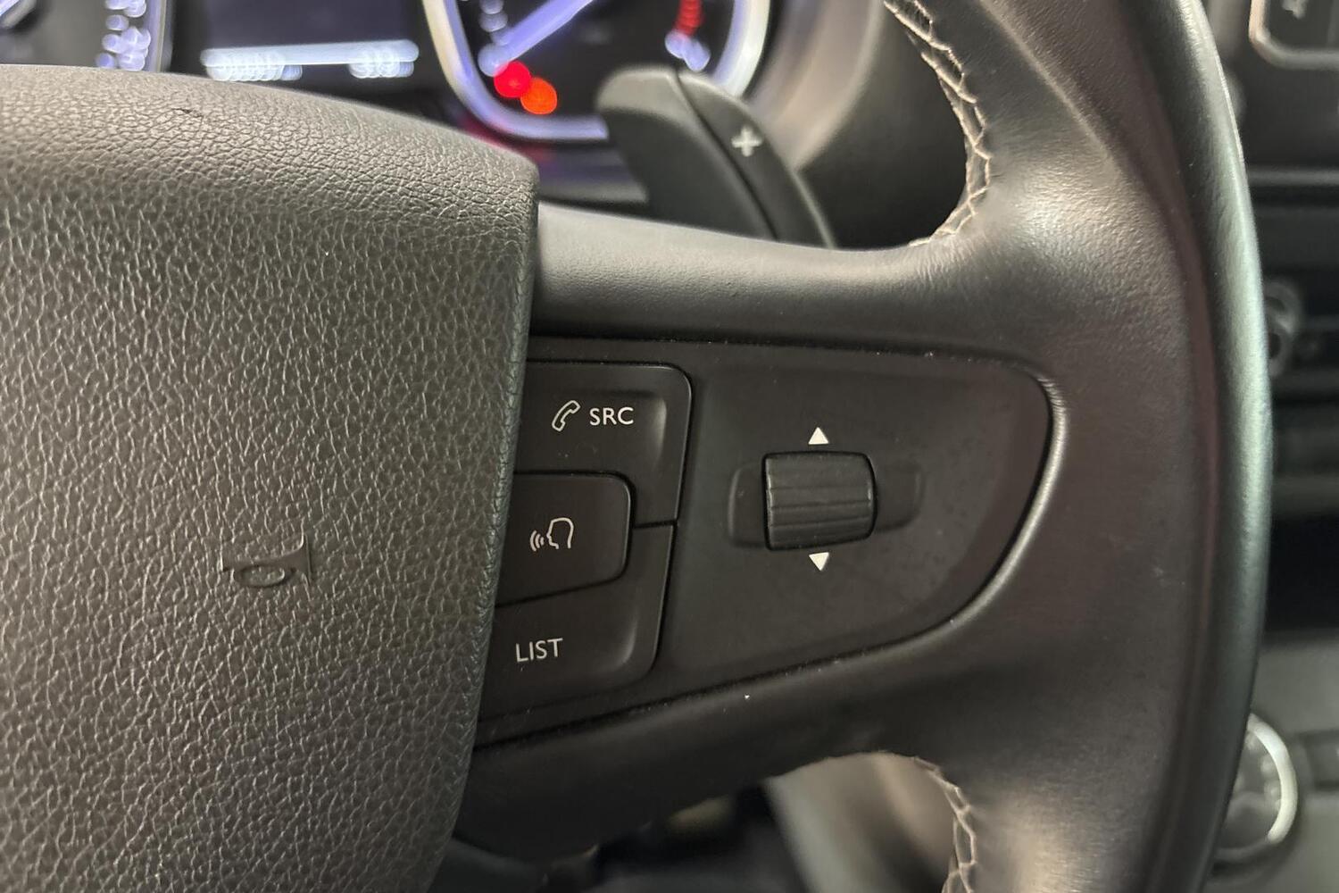 Opel Vivaro vaihtoauto
