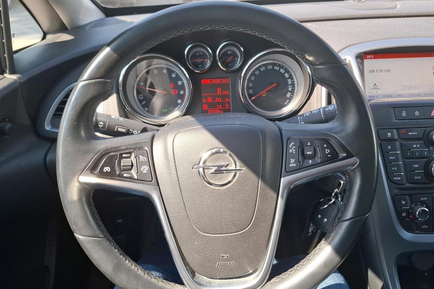 Opel Astra vaihtoauto