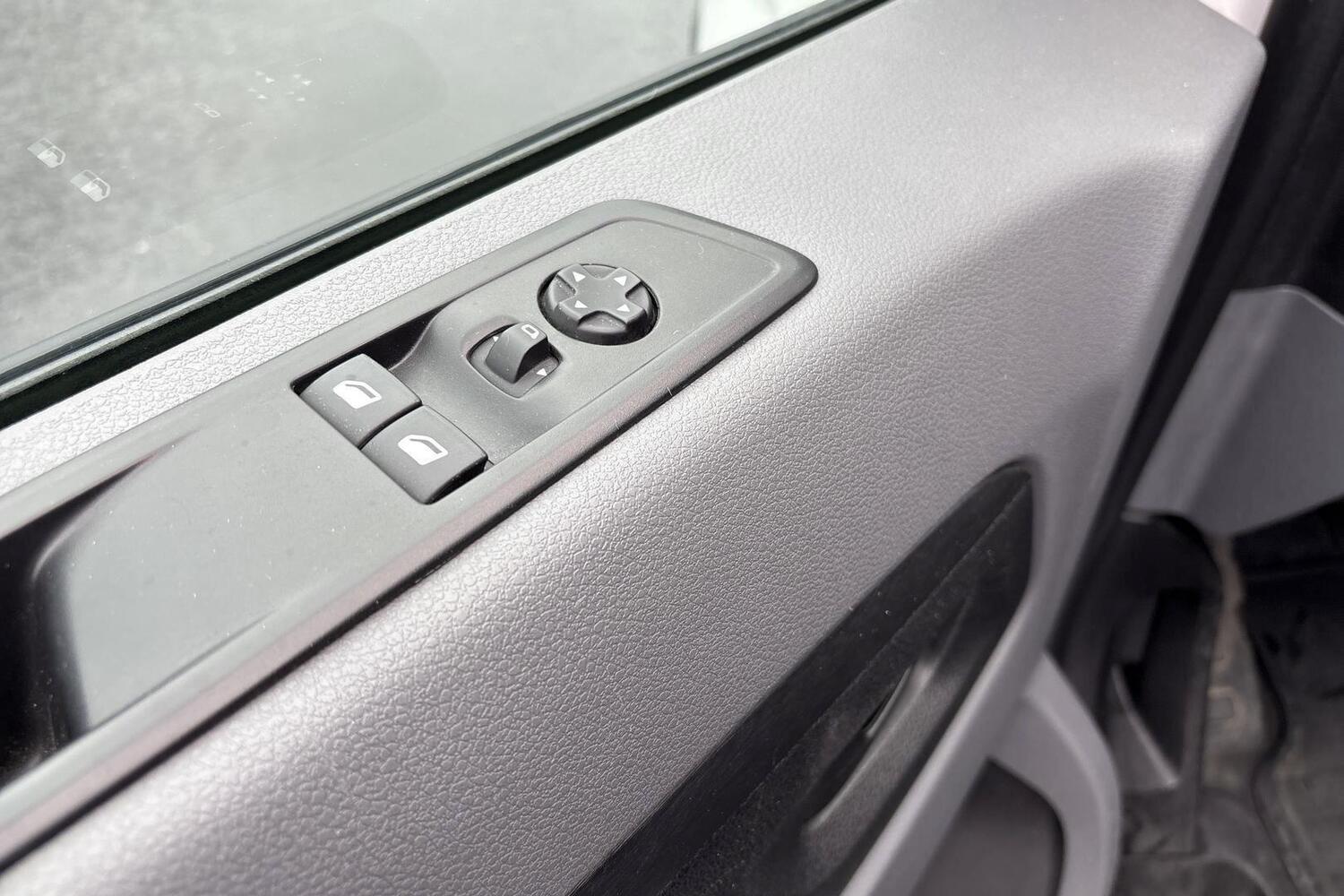 Opel Vivaro vaihtoauto