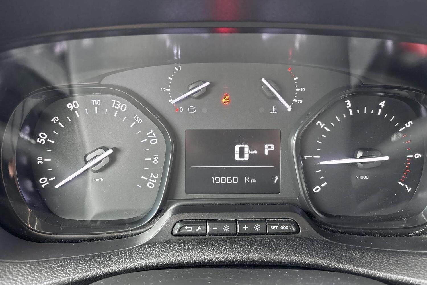 Opel Vivaro vaihtoauto