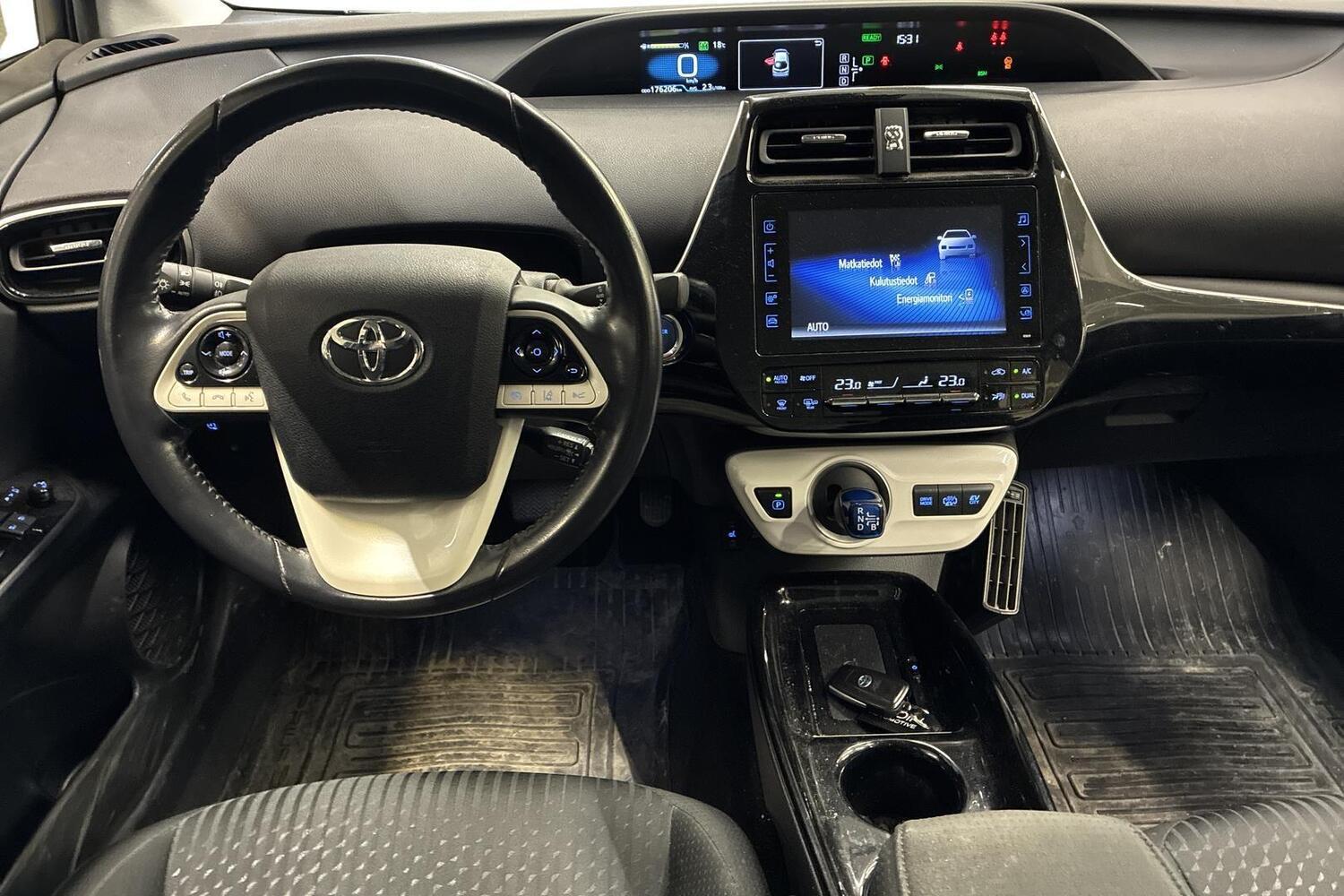 Toyota Prius Plug-in vaihtoauto