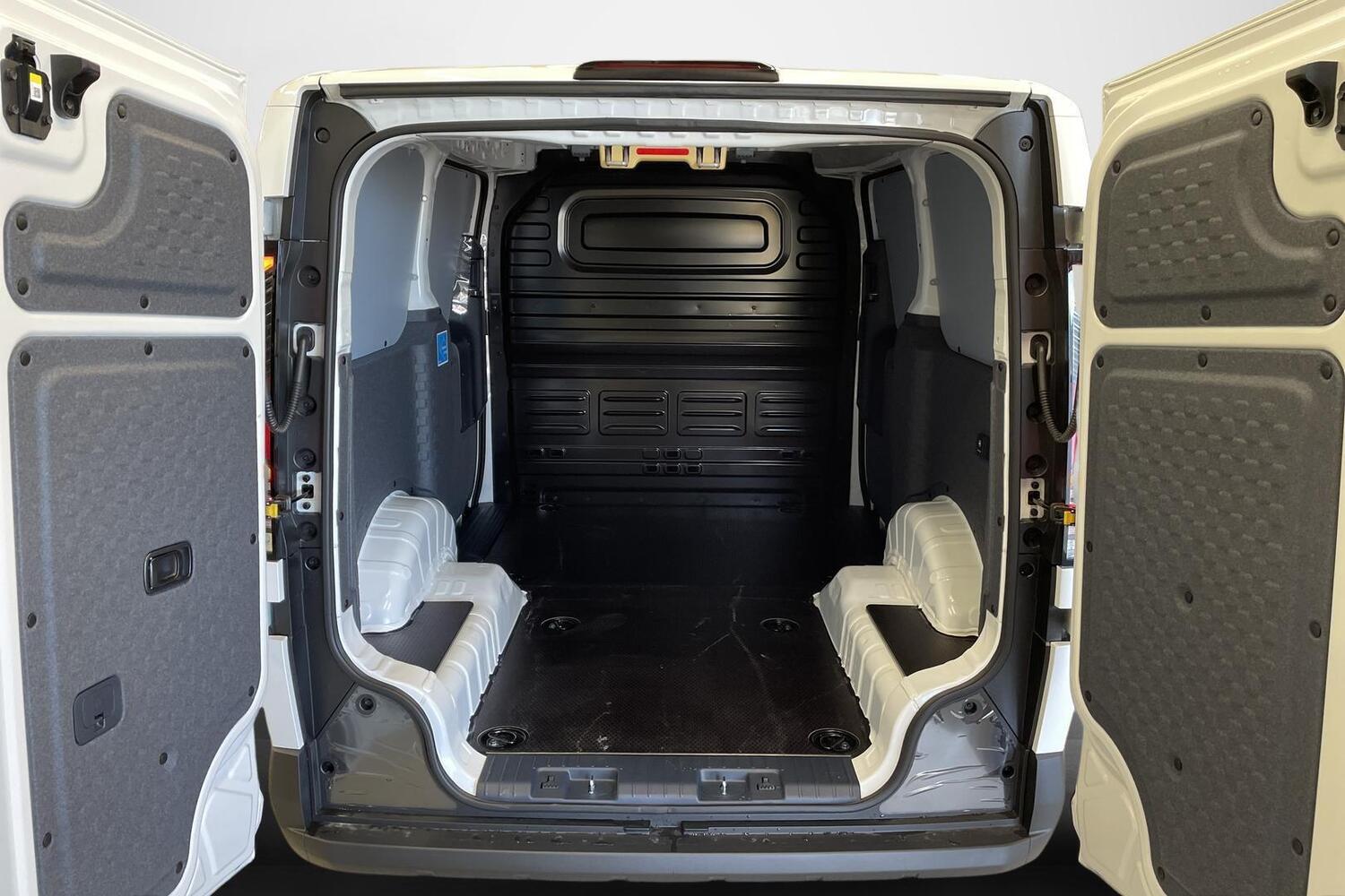 Kia PV5 Cargo vaihtoauto