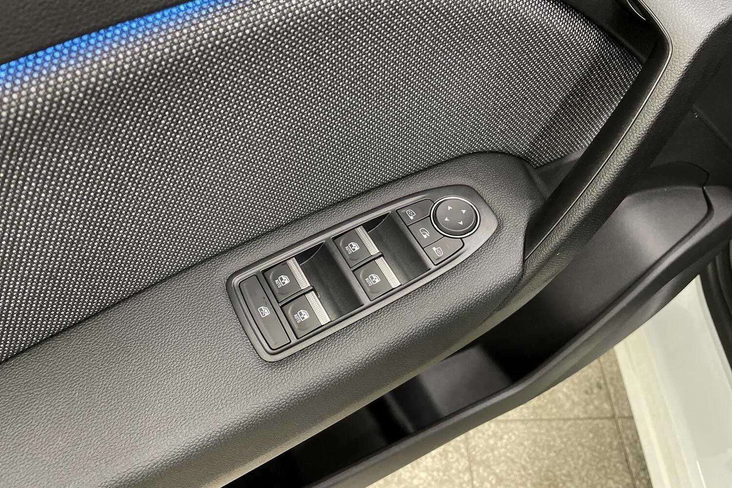 Mitsubishi Grandis vaihtoauto