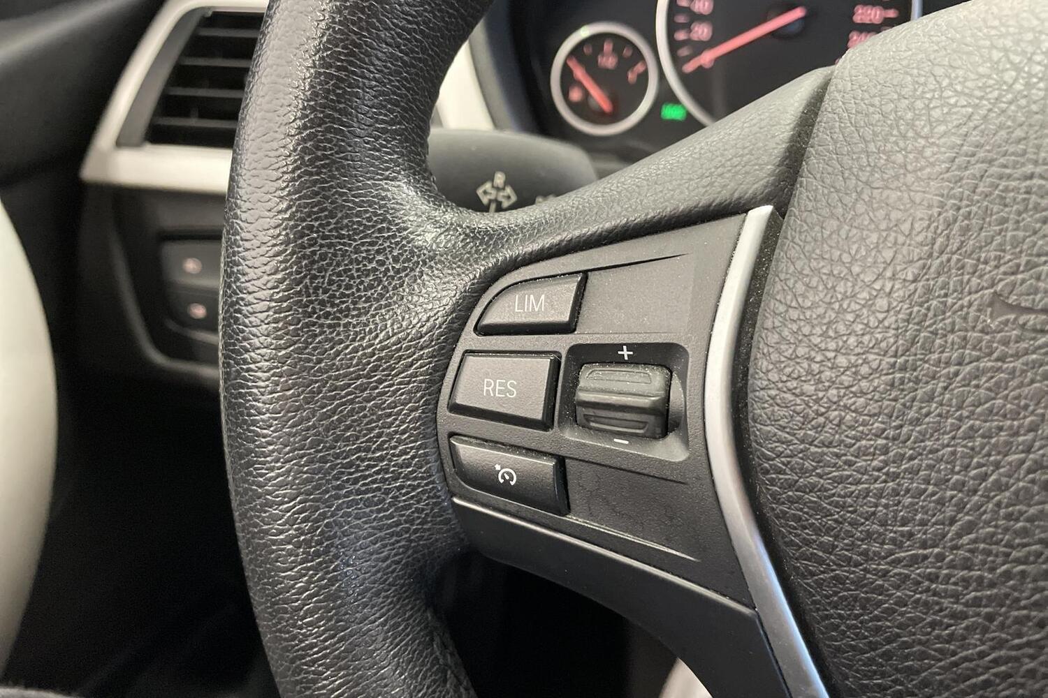 BMW 320 vaihtoauto