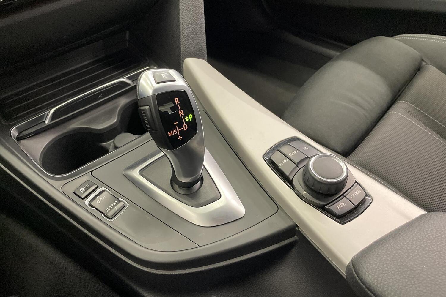 BMW 320 vaihtoauto