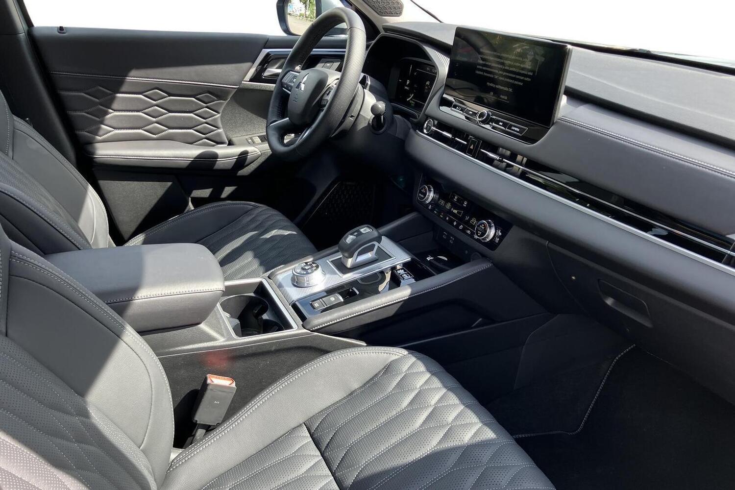 Mitsubishi Outlander vaihtoauto