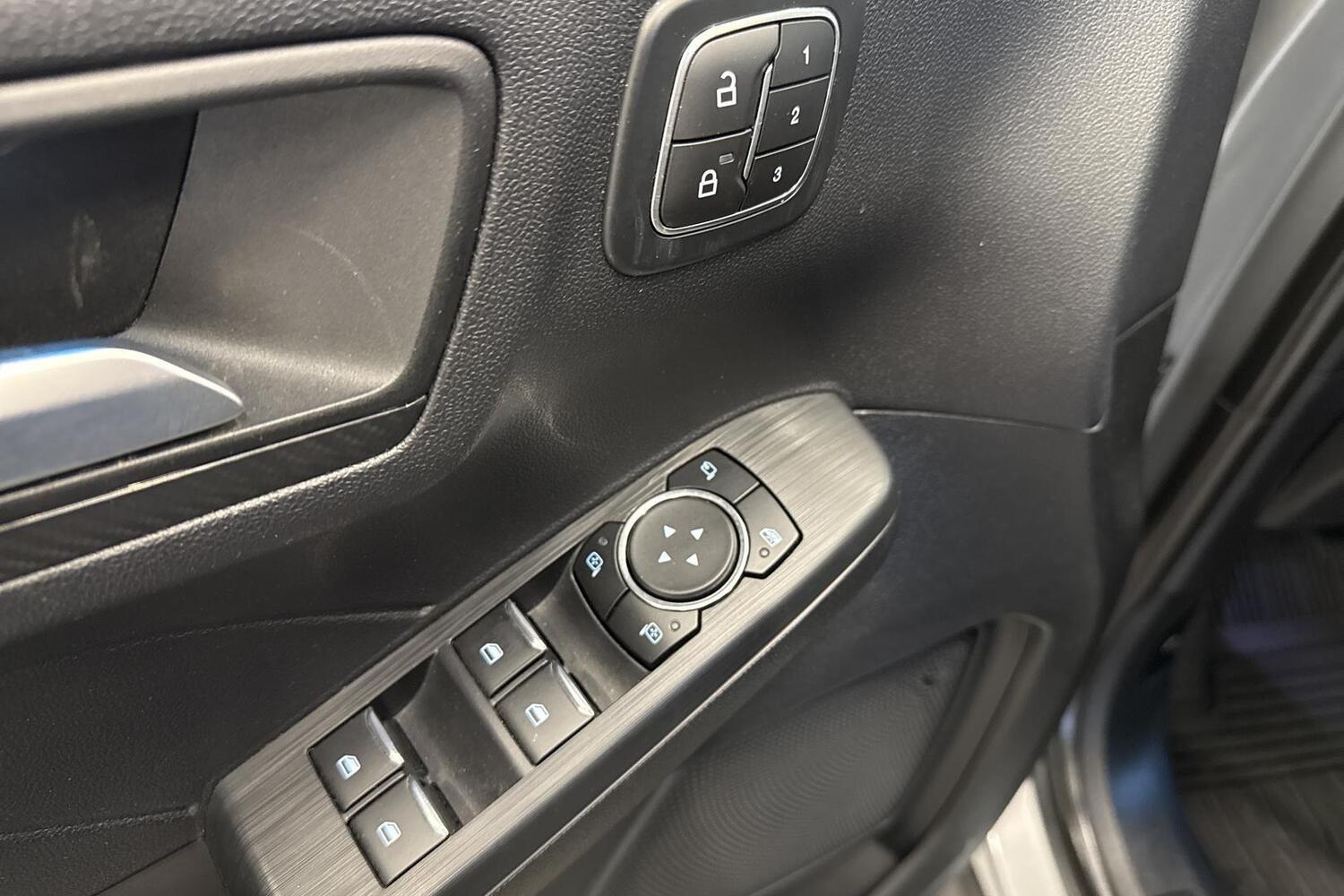 Ford Kuga vaihtoauto
