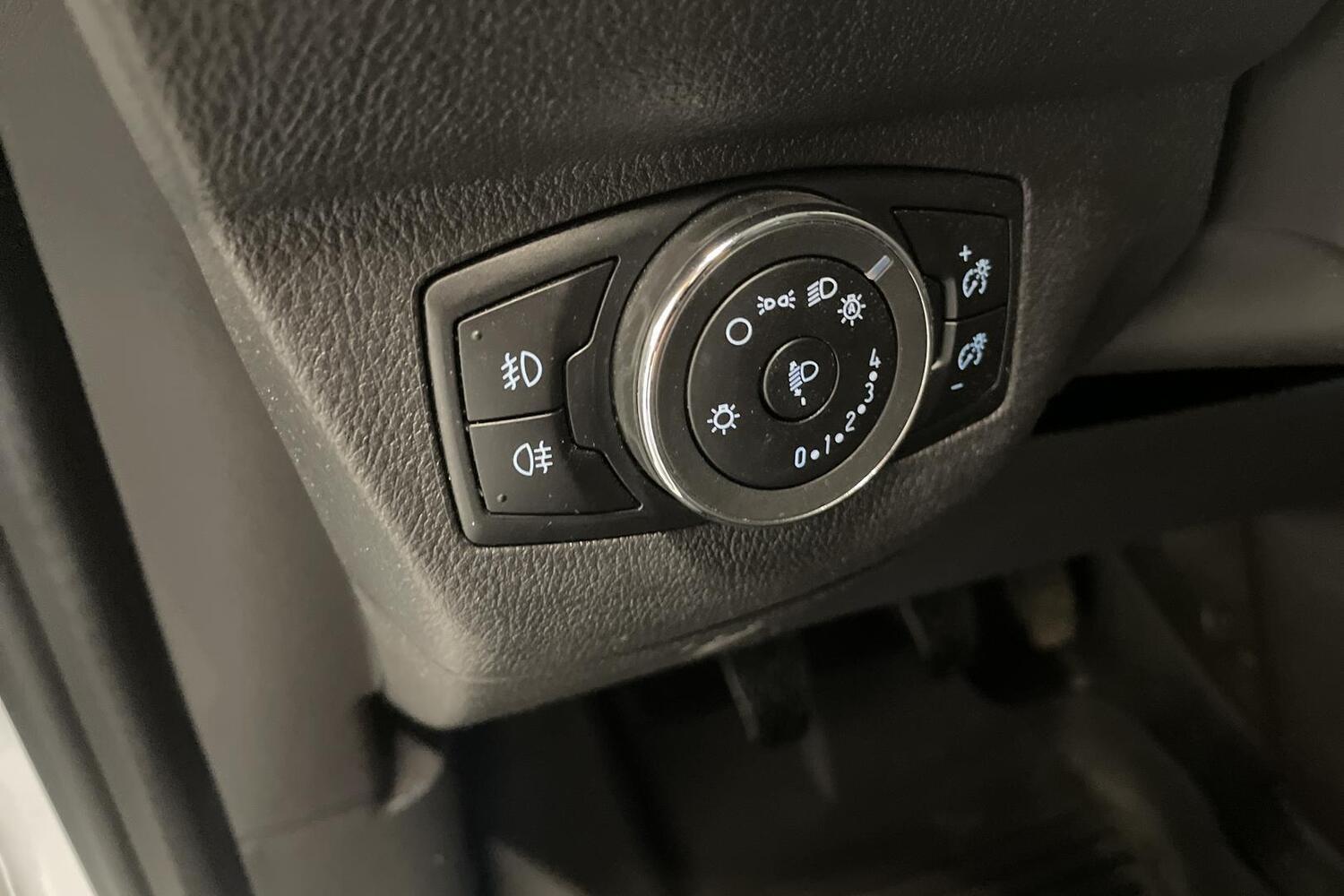 Ford Transit Courier vaihtoauto