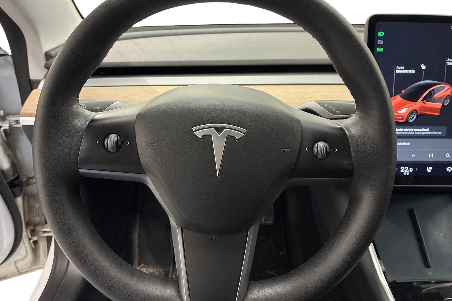Tesla Model 3 vaihtoauto