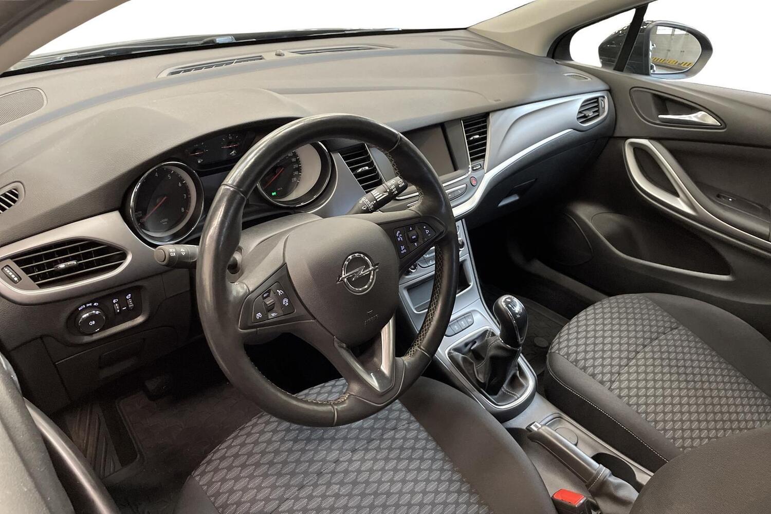 Opel Astra vaihtoauto