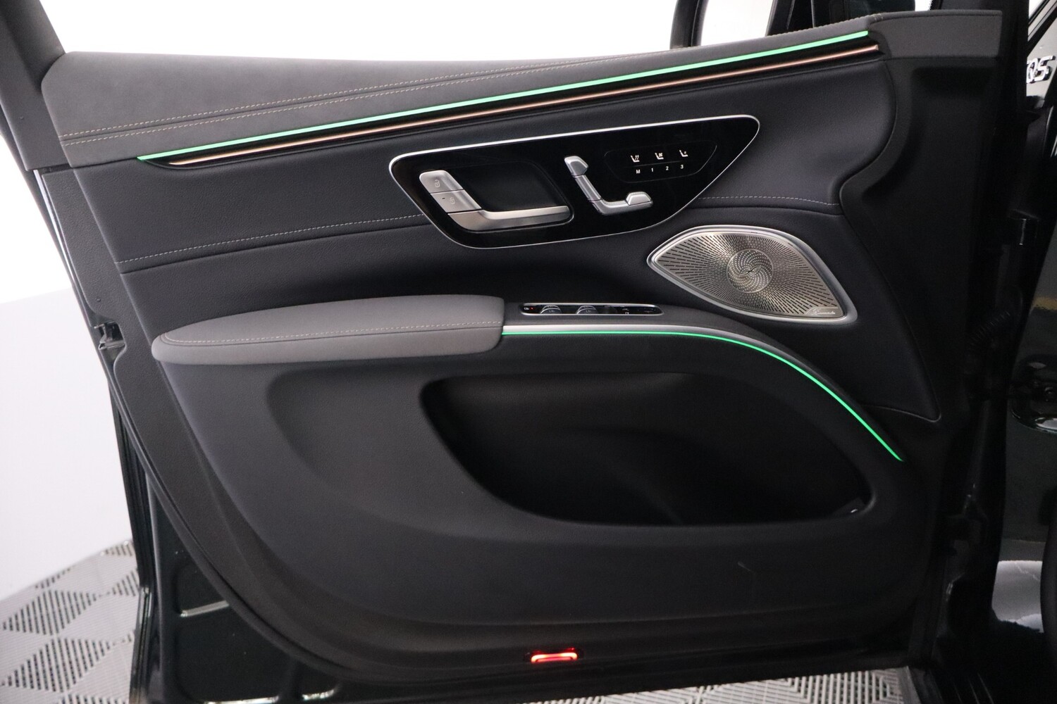 Mercedes-Benz EQS vaihtoauto