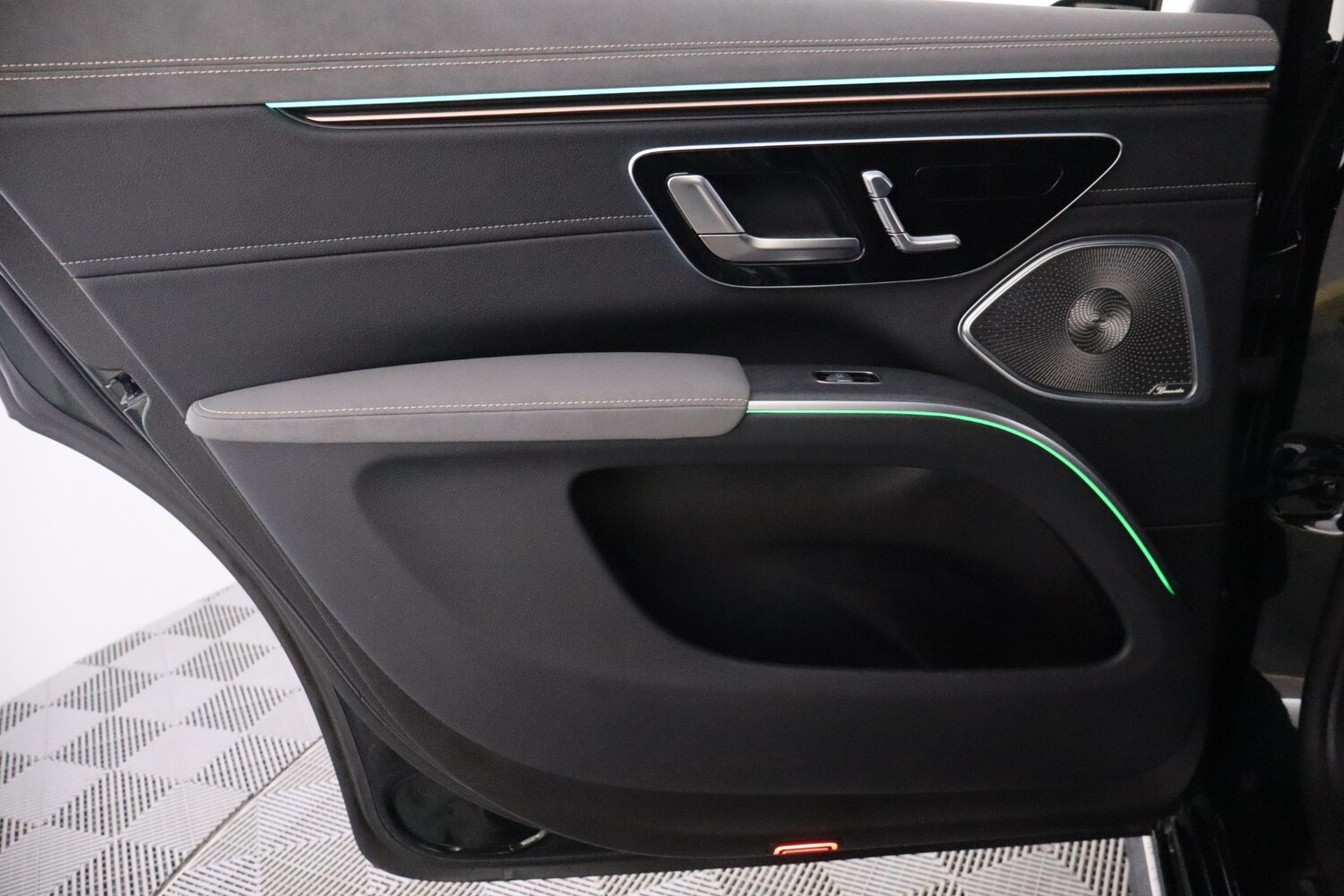 Mercedes-Benz EQS vaihtoauto