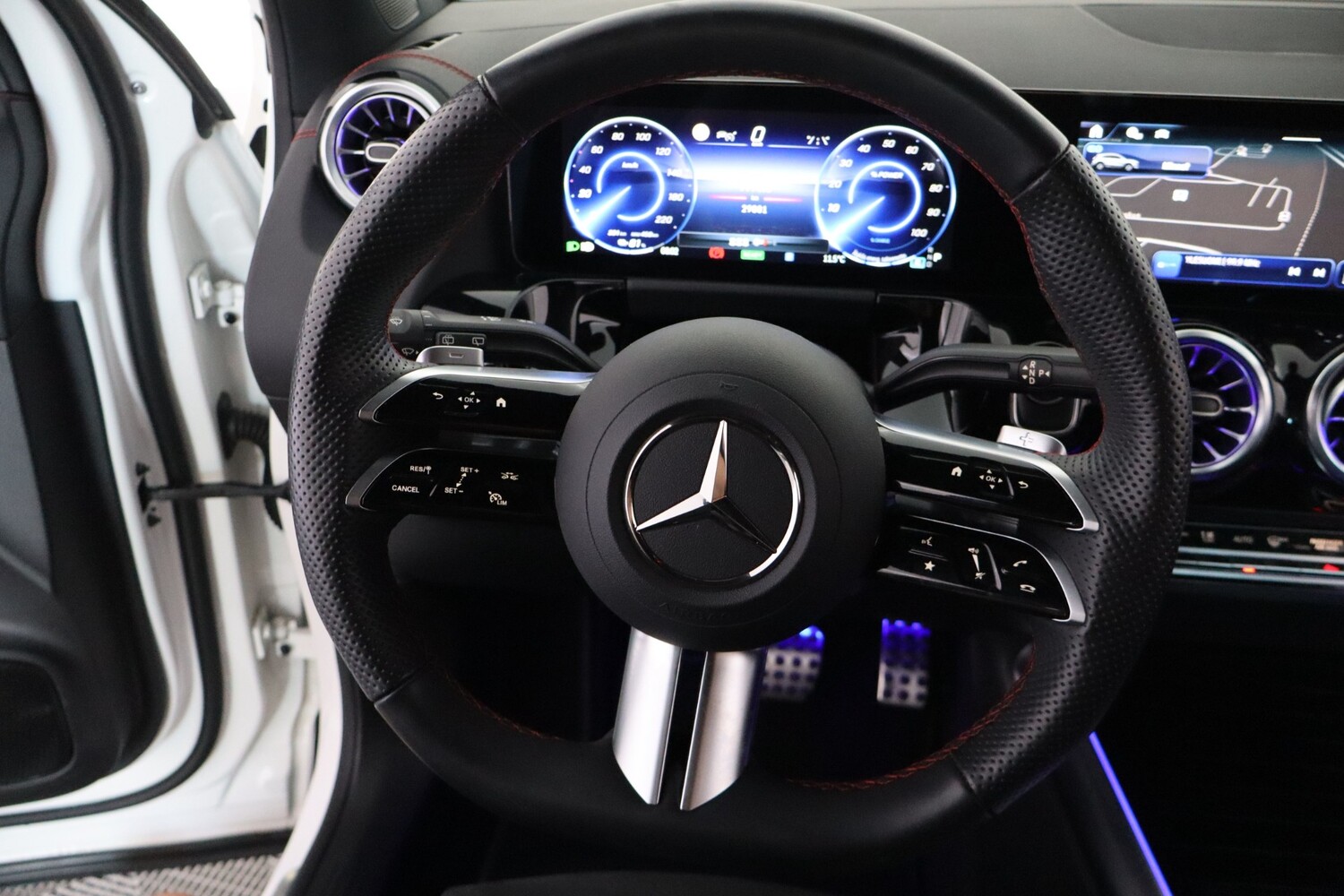 Mercedes-Benz EQA vaihtoauto