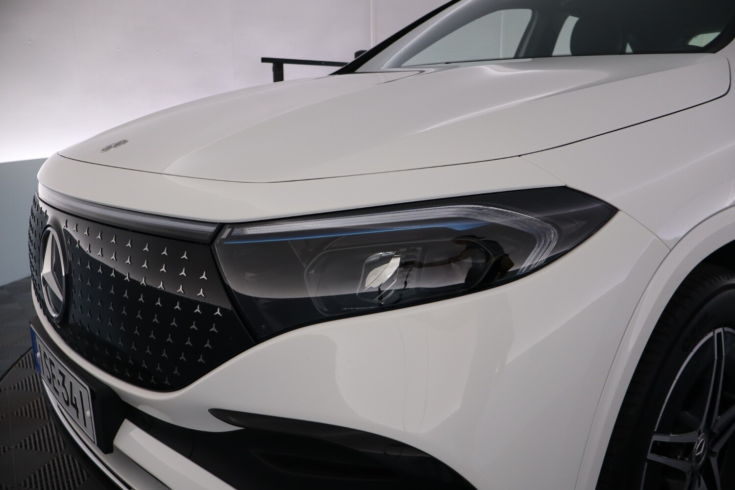 Mercedes-Benz EQA vaihtoauto