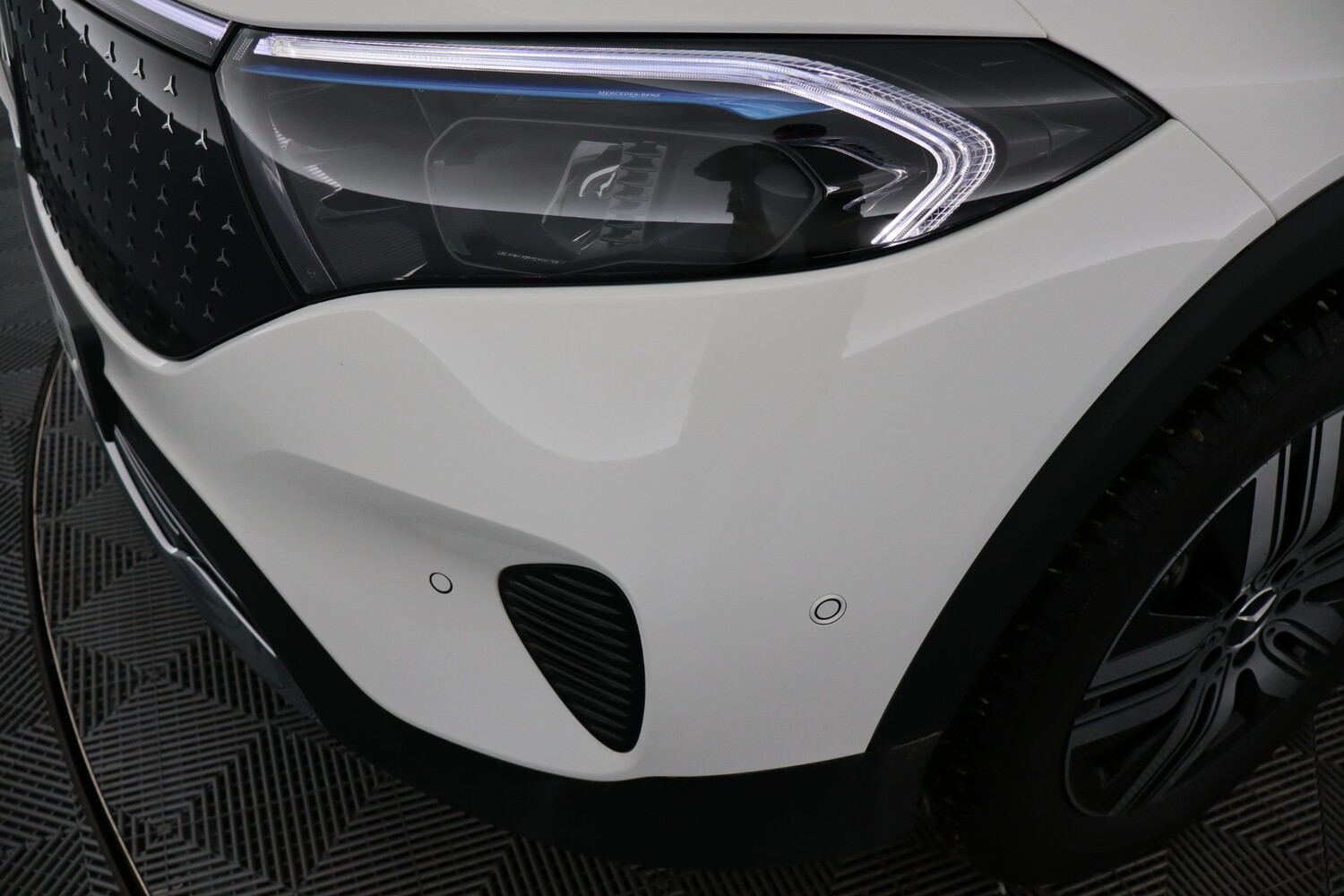 Mercedes-Benz EQB vaihtoauto