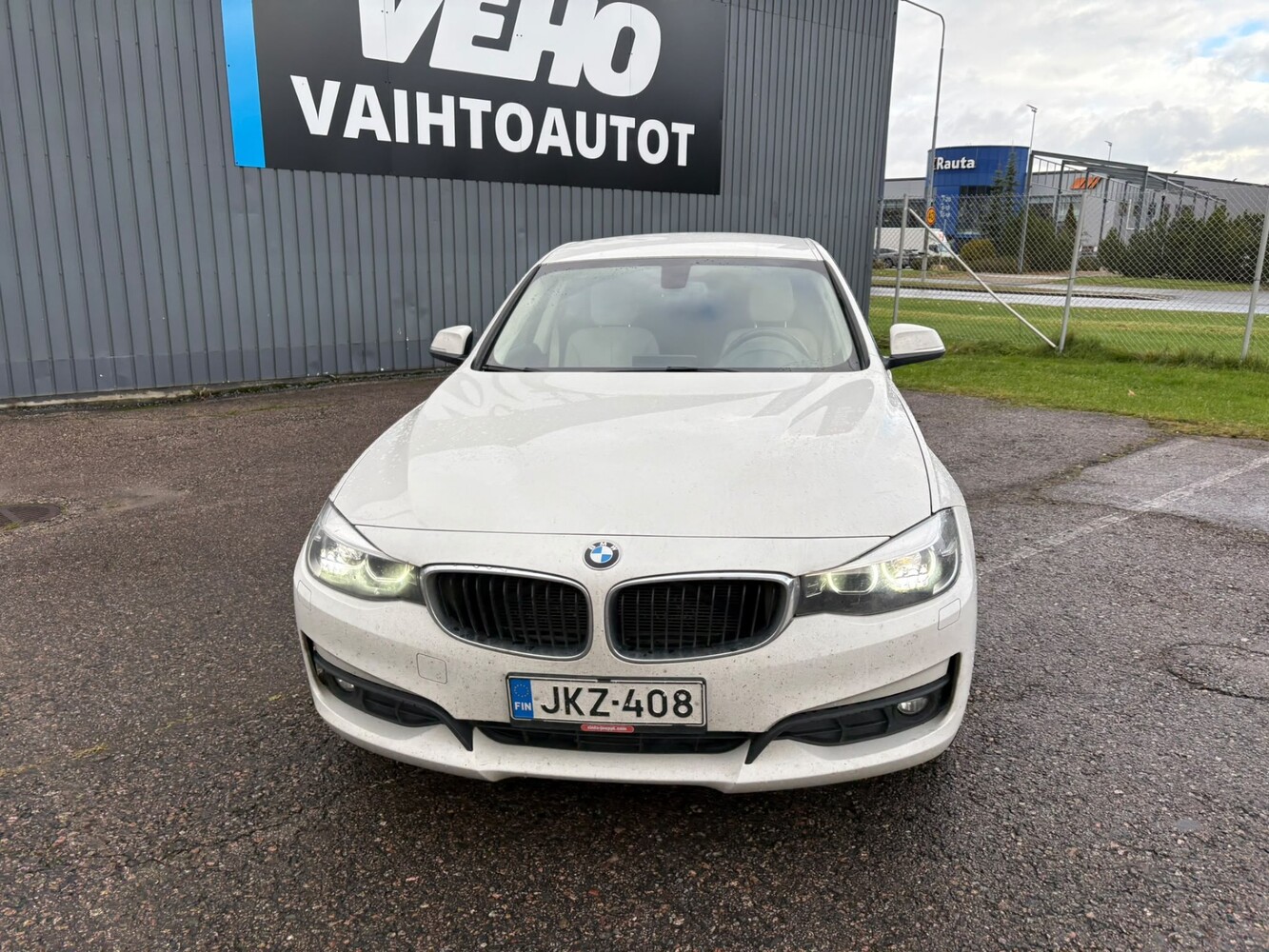 BMW 320 vaihtoauto
