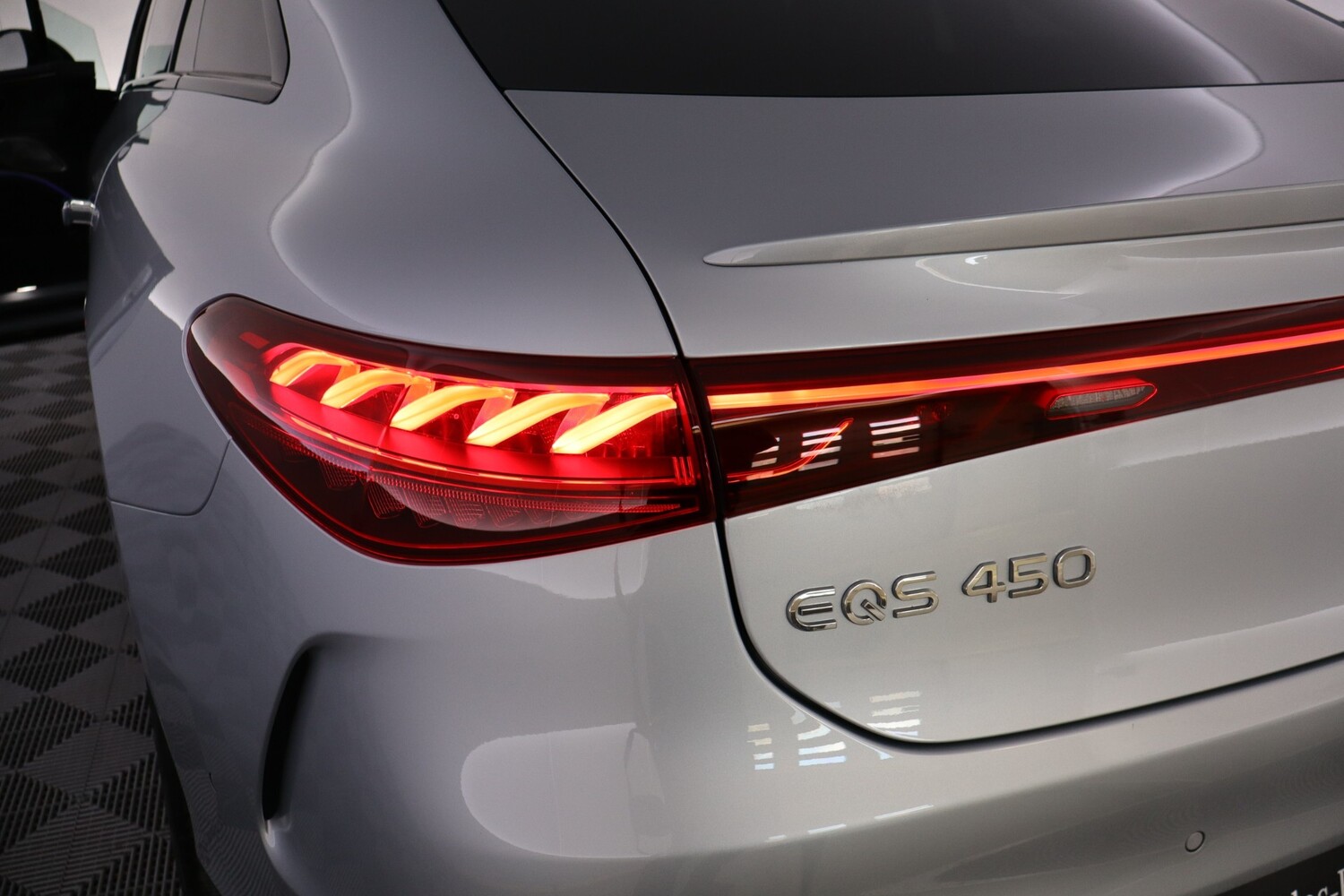 Mercedes-Benz EQS vaihtoauto