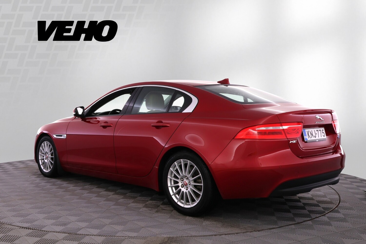Jaguar XE vaihtoauto