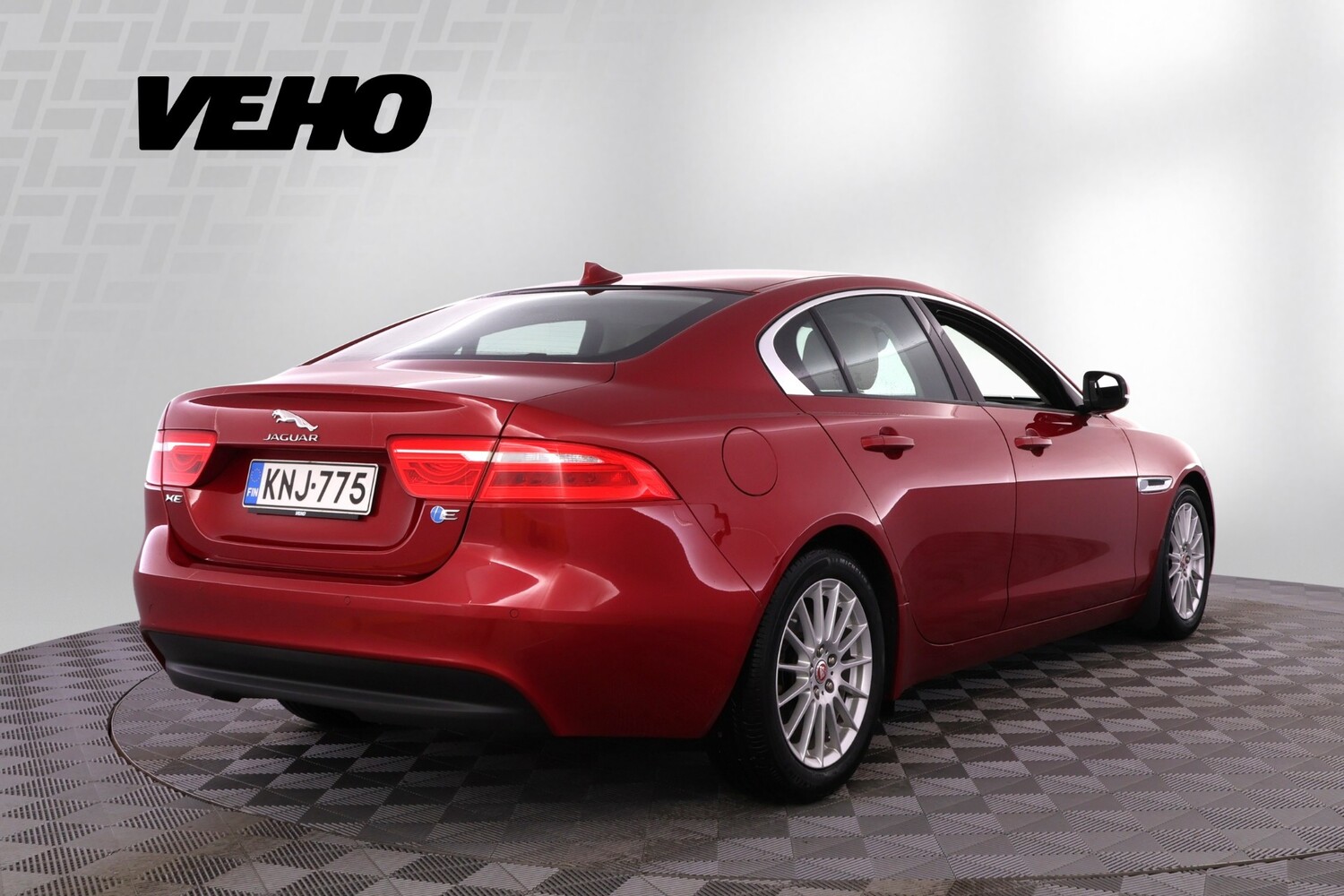 Jaguar XE vaihtoauto
