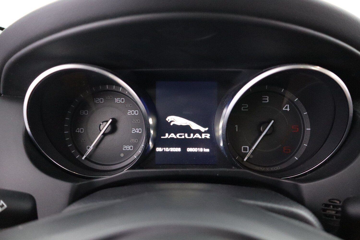 Jaguar XE vaihtoauto