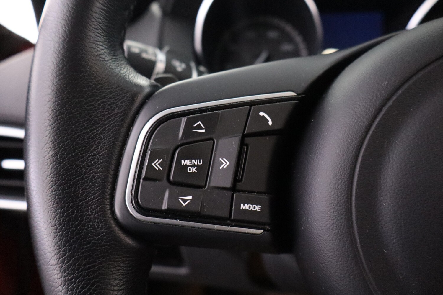 Jaguar XE vaihtoauto