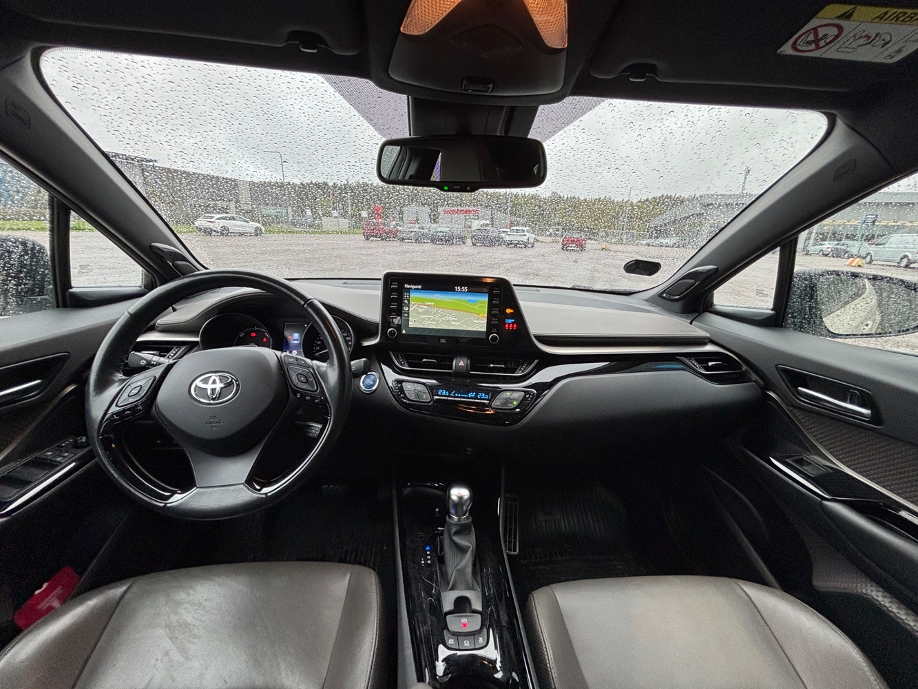 Toyota C-HR vaihtoauto