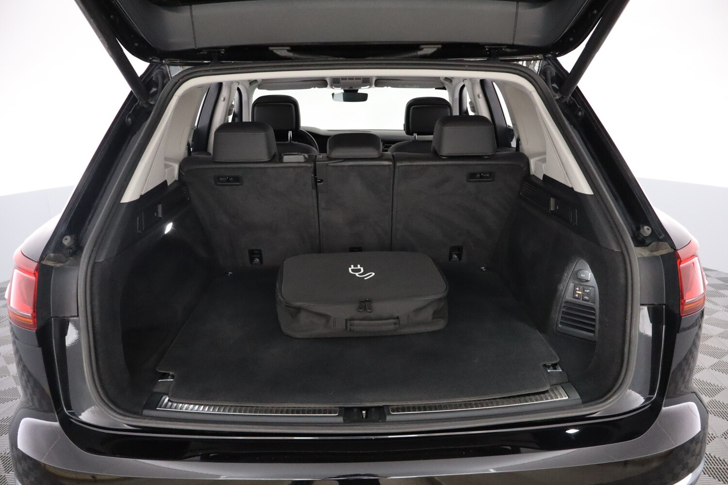 Volkswagen Touareg vaihtoauto