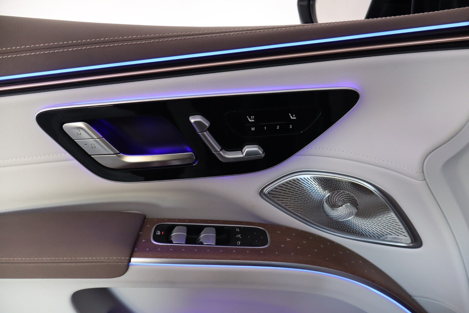 Mercedes-Benz EQS vaihtoauto