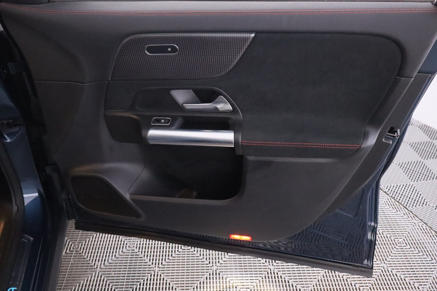 Mercedes-Benz EQA vaihtoauto