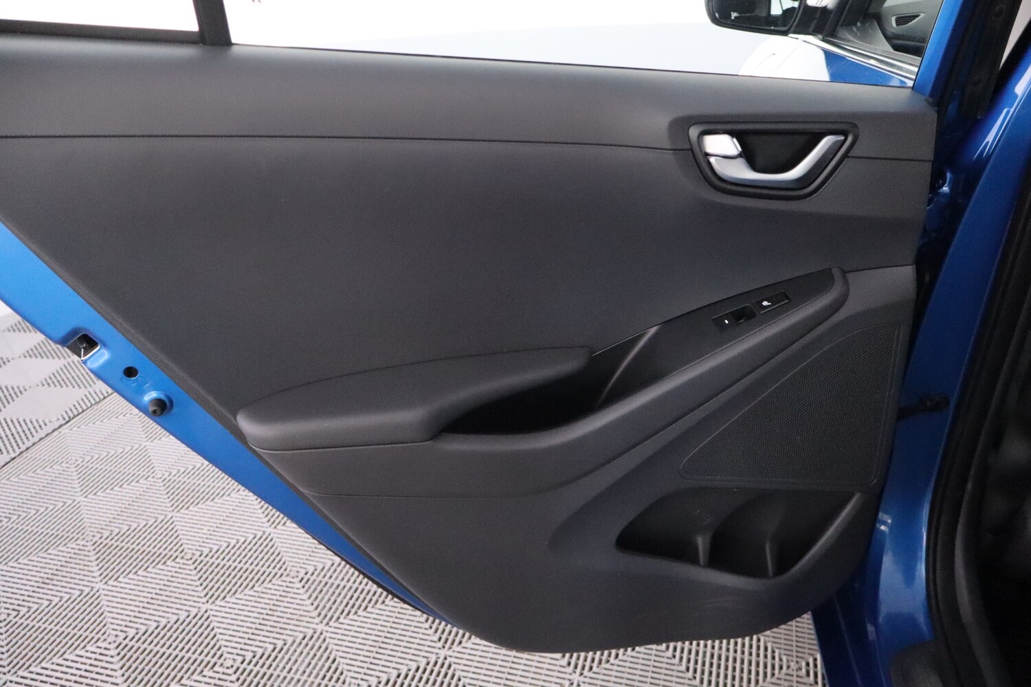 Hyundai IONIQ plug-in vaihtoauto