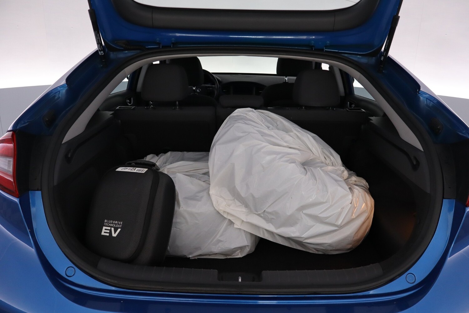 Hyundai IONIQ plug-in vaihtoauto
