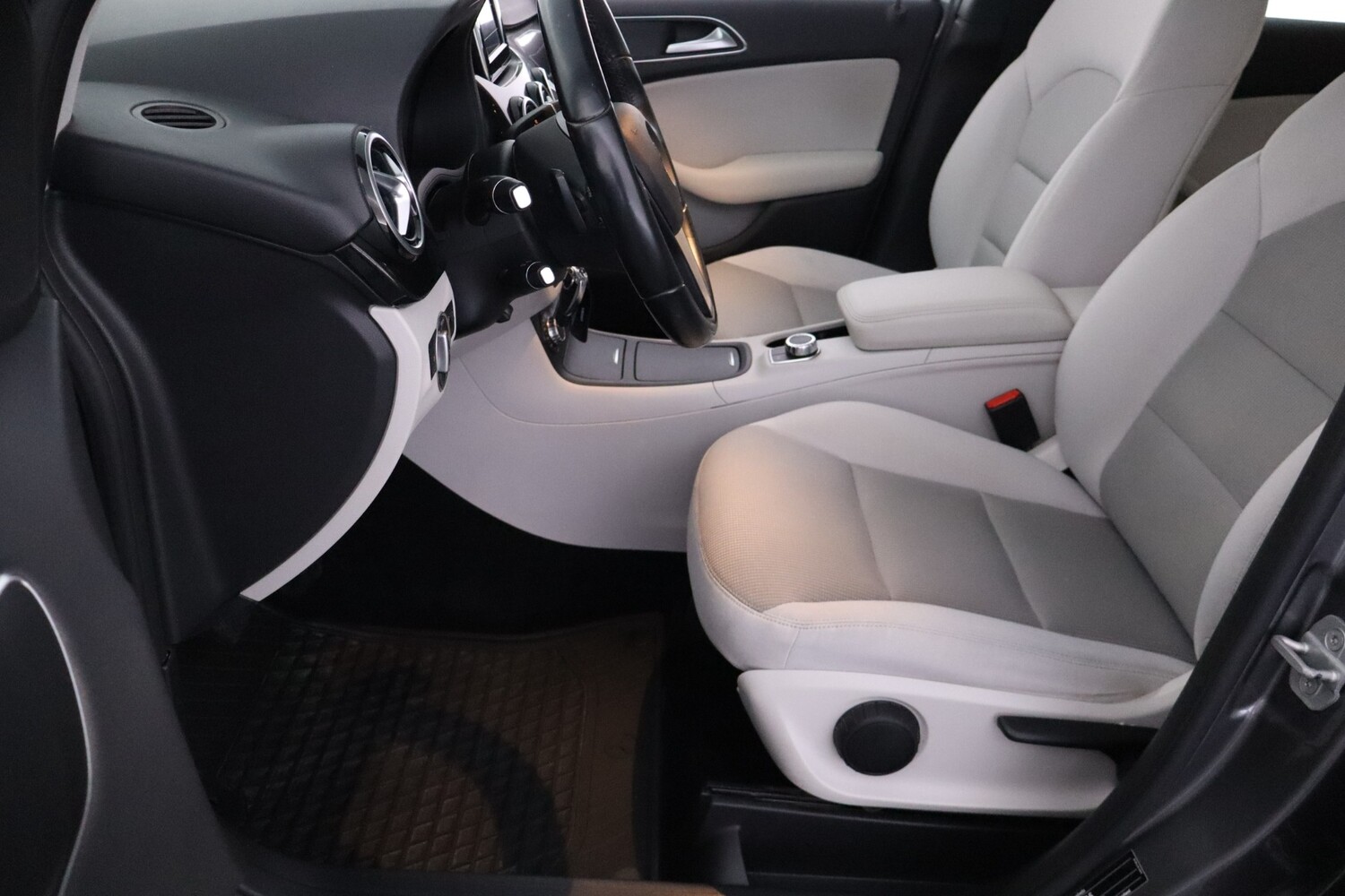Mercedes-Benz B vaihtoauto