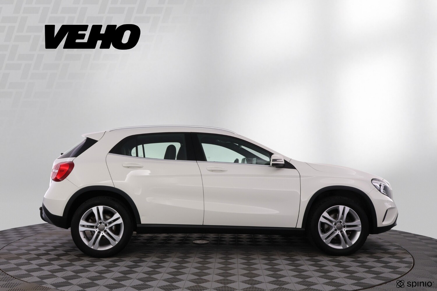 Mercedes-Benz GLA vaihtoauto