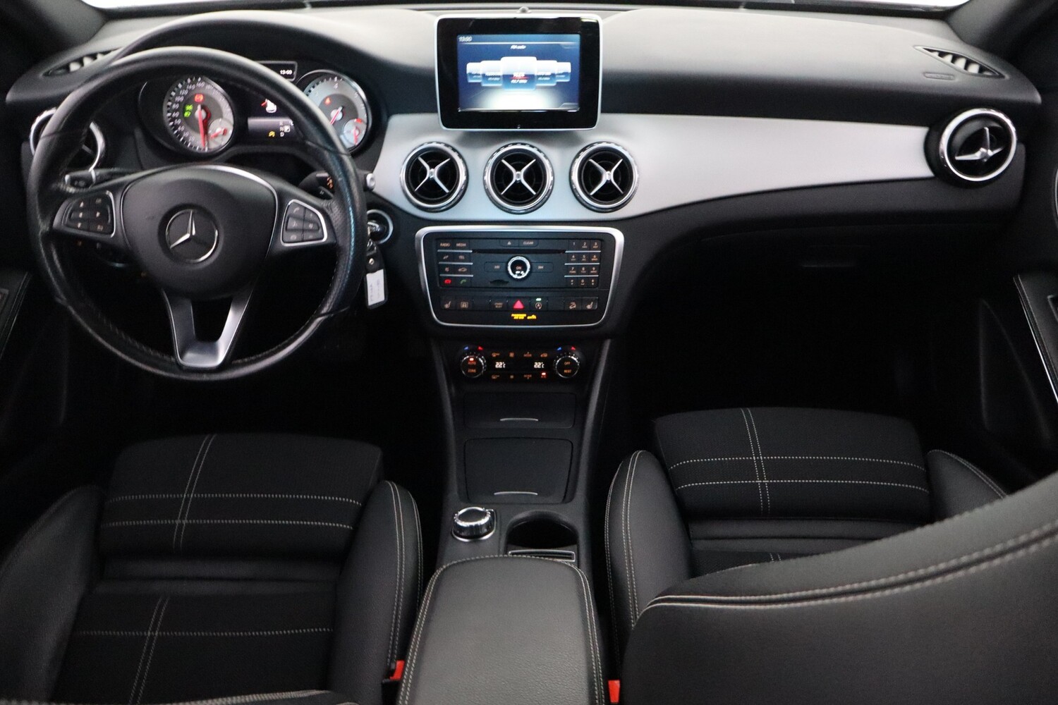 Mercedes-Benz GLA vaihtoauto