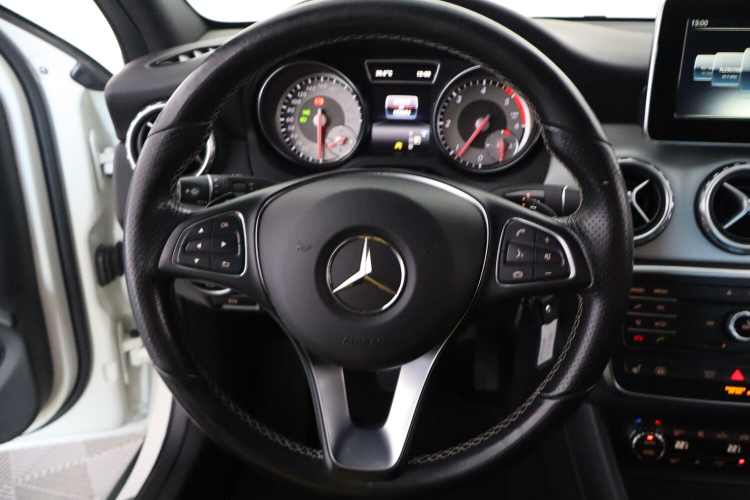 Mercedes-Benz GLA vaihtoauto
