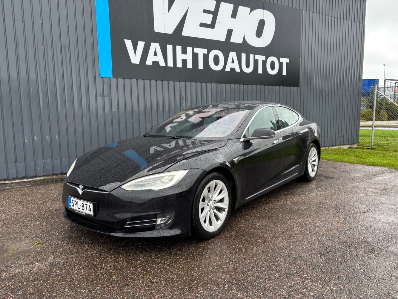 Tesla Model S vaihtoauto